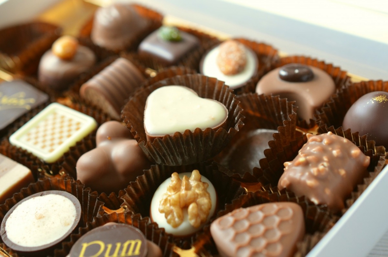 confiserie-BENDEJUN-min_chocolates_food_candy_calories_nibble_chocolate_heart-782043